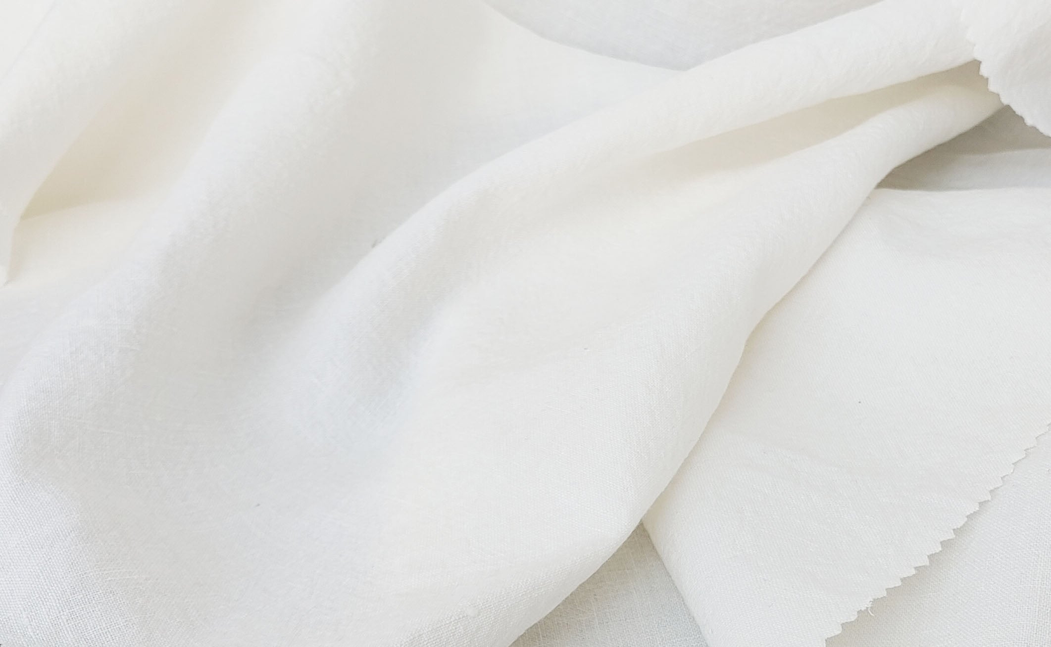 White Linen-Nylon Hi-Twist Fabric: Durable Elegance 7945