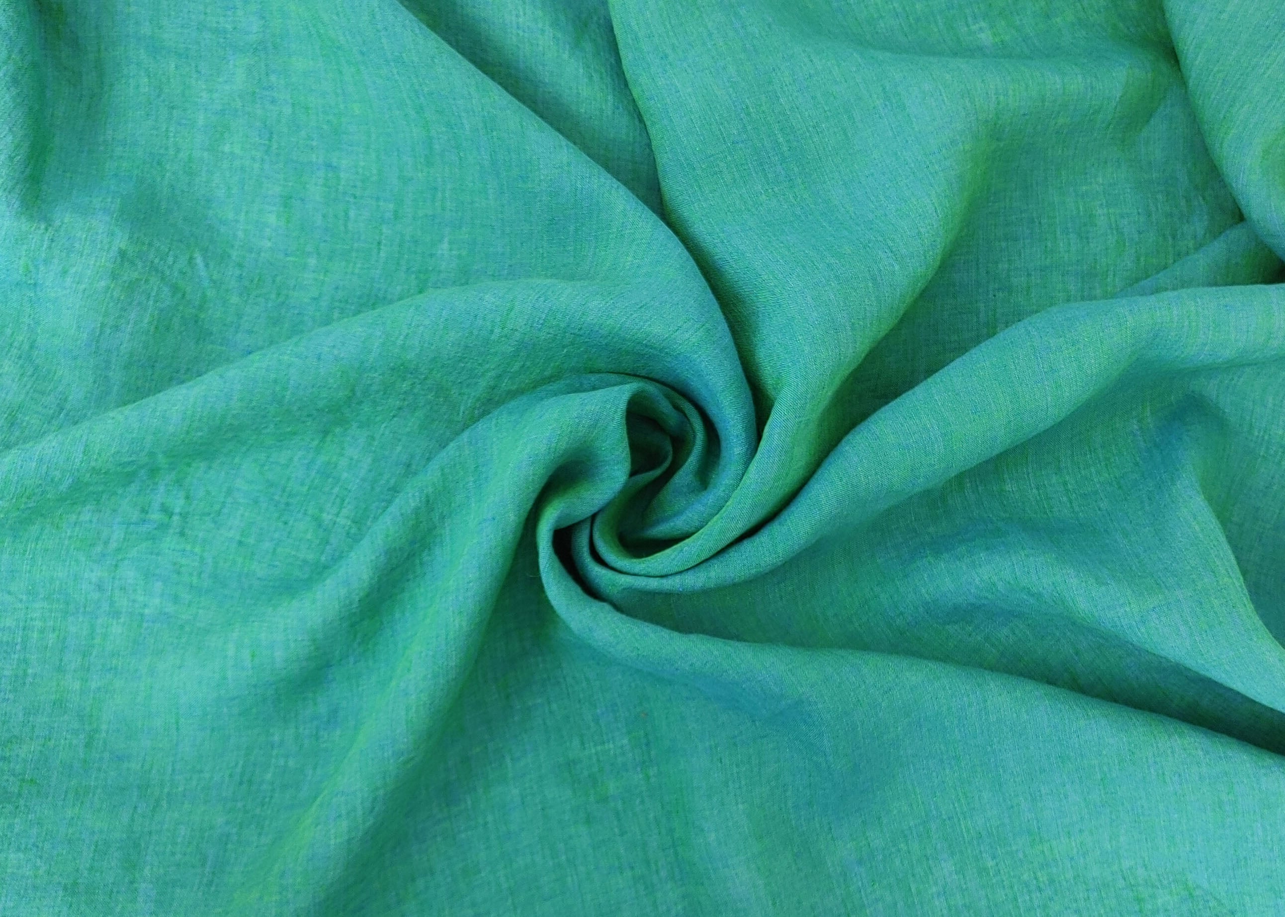 Lightweight 100% Linen Fabric - Green, 21s High-Twist Yarn, Two-Tone Effect 7929