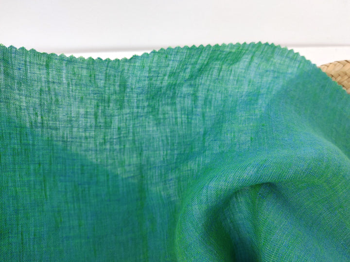 Lightweight 100% Linen Fabric - Green, 21s High-Twist Yarn, Two-Tone Effect 7929