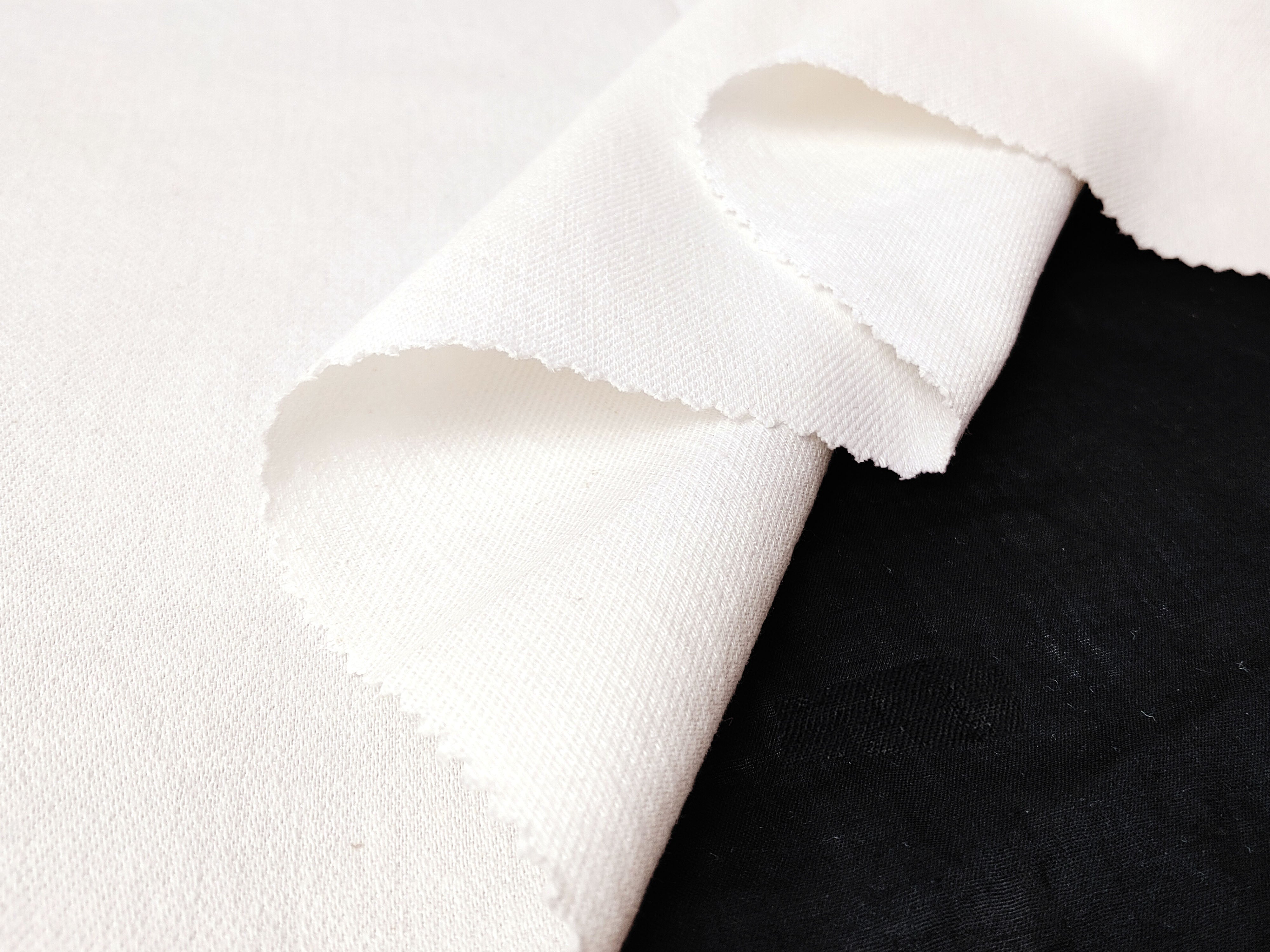 Ivory White Linen-Cotton-Polyester Fabric – Twill Weave, Soft & Pre-Washed 8071