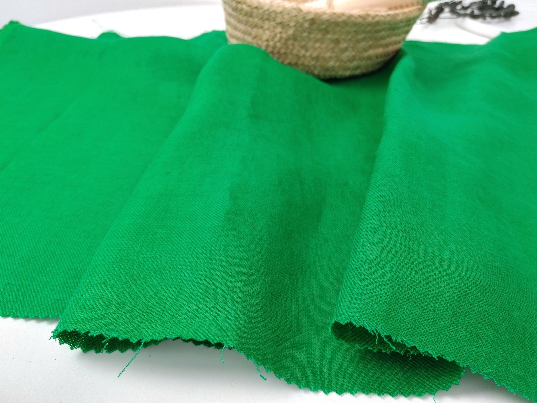 Twill Weave 100% Linen Fabric - Medium Weight in Green 7595 - The Linen Lab - Green