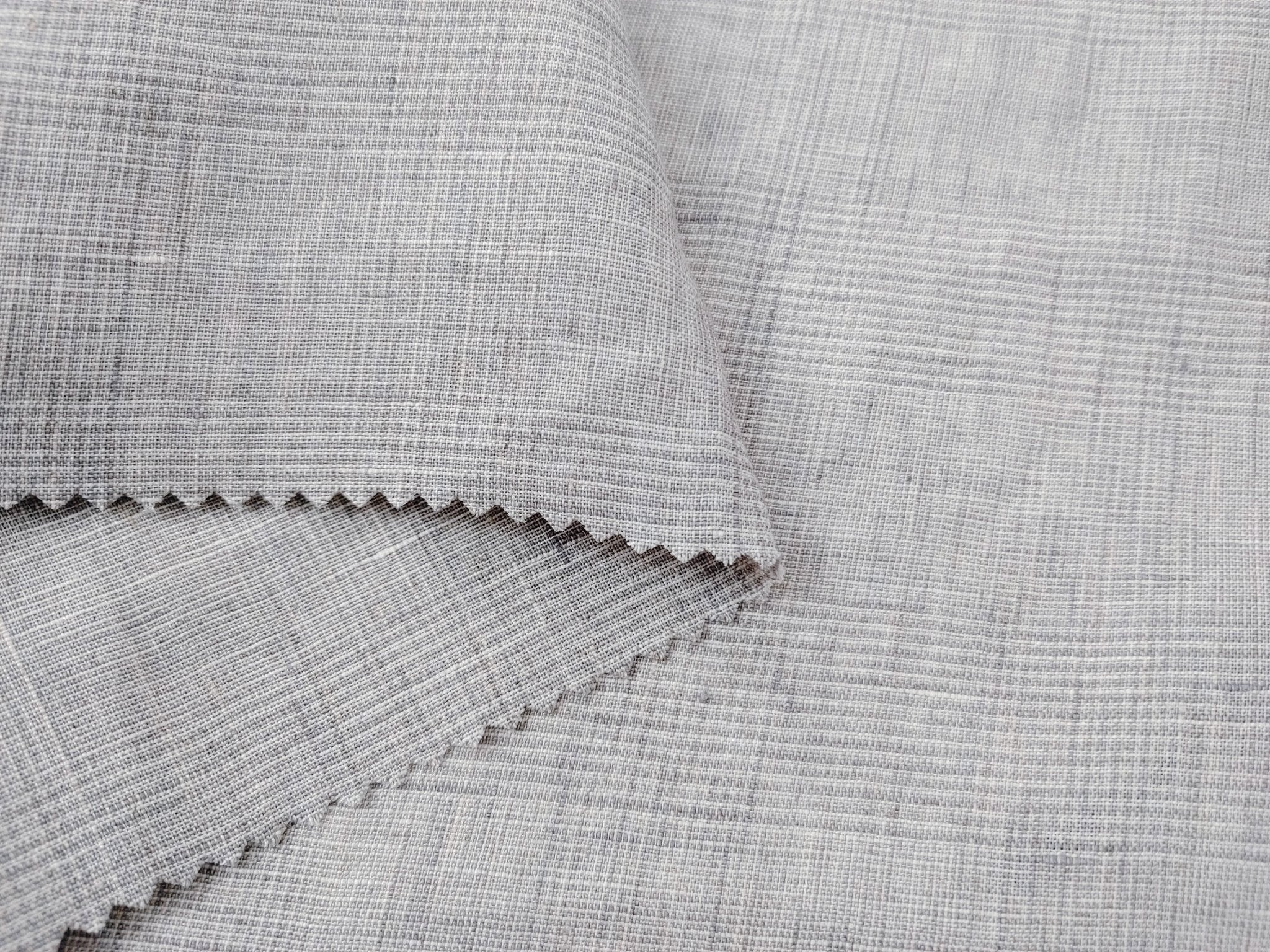 Grey Elegance: Lightweight 100% Linen Glen Plaid 6536 6508 - The Linen Lab - Gray