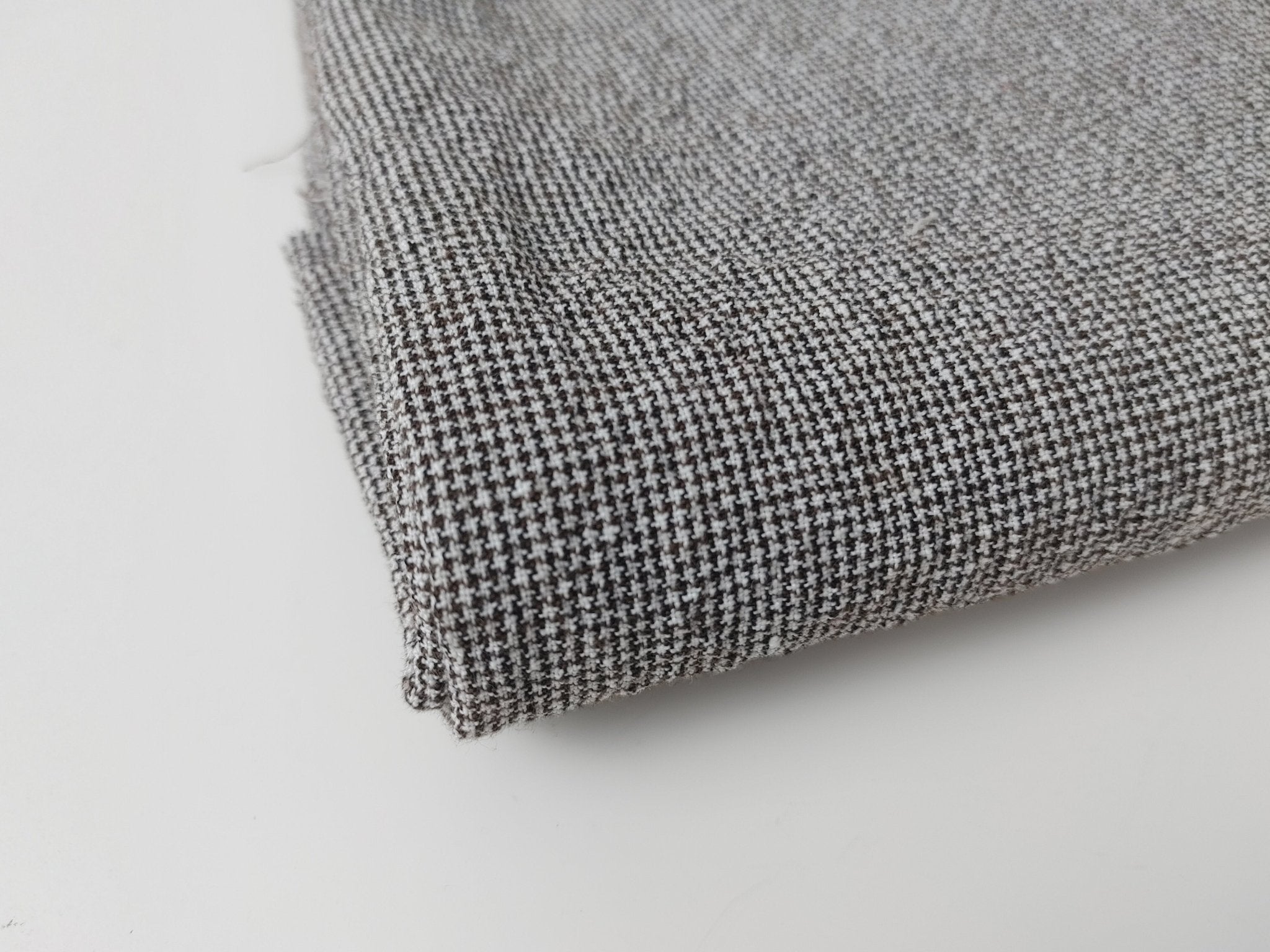Houndstooth Starcheck 4-way Stretch Fabric with Wrinkle Effect (7731) - The Linen Lab - Brown