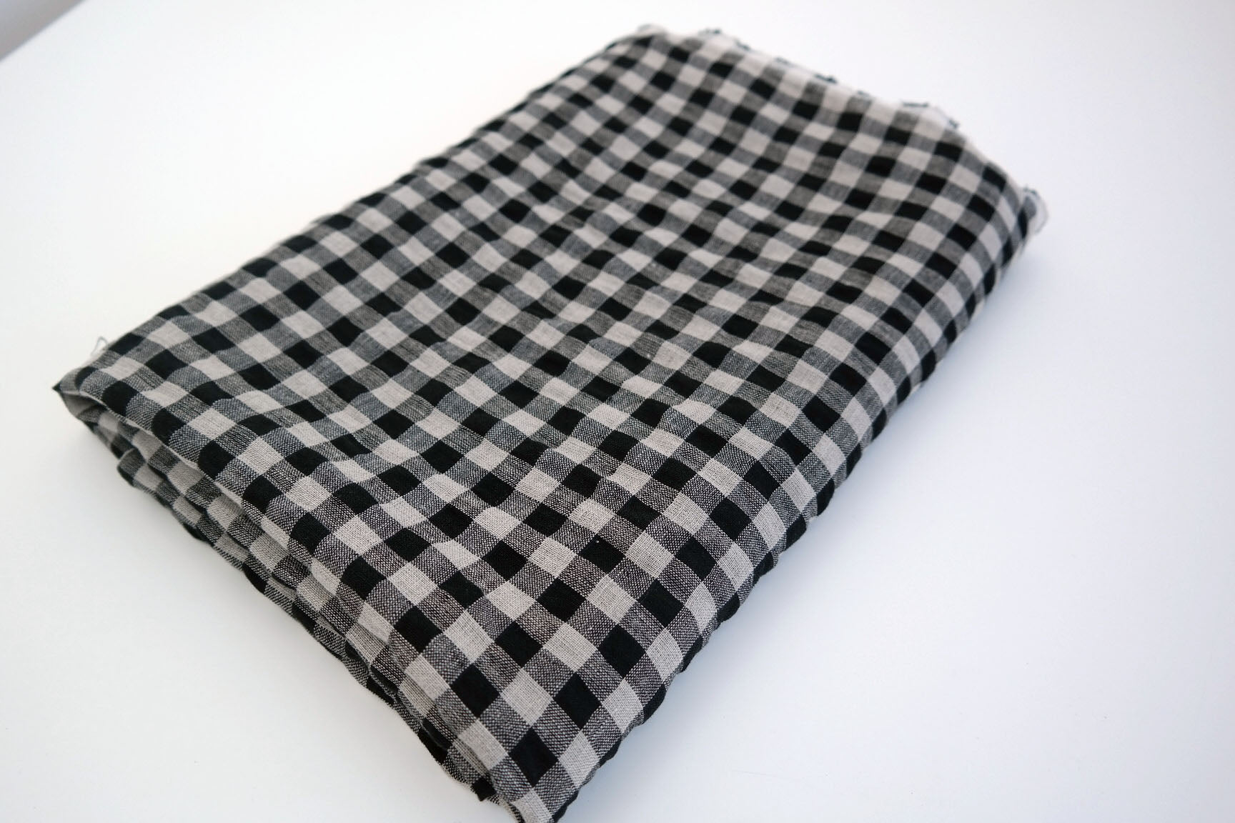 Linen Gingham Check Seersucker Stretch Fabric (6515) - The Linen Lab - Black and Natural