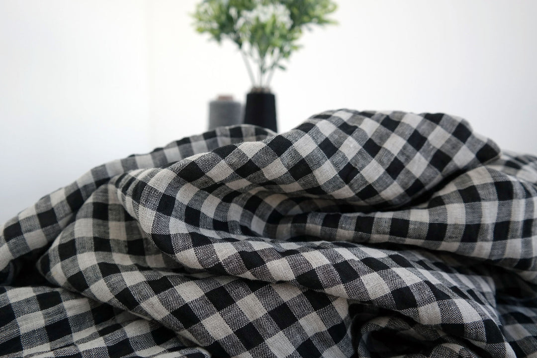 Linen Gingham Check Seersucker Stretch Fabric (6515) - The Linen Lab - Black and Natural