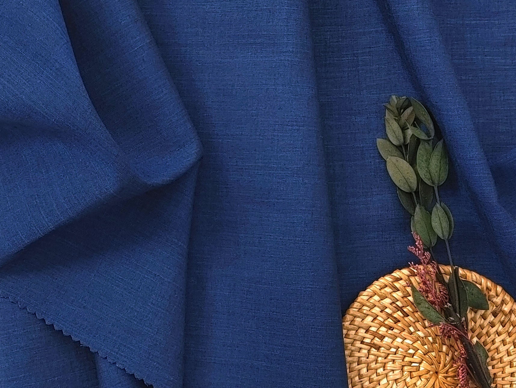 Midnight Blue Elegance: Lightweight Linen Cotton Chambray Fabric 4933 - The Linen Lab - Navy