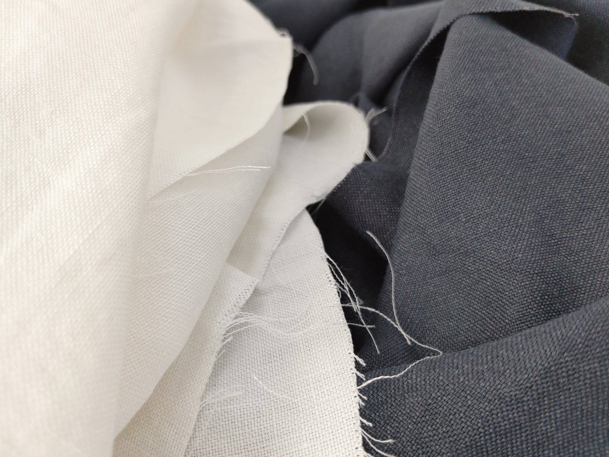 Silk Linen Canvas Mat Fabric 6555 6935 6494 - The Linen Lab - Blue
